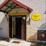 Wejście do klubu osiedlowego na osiedlu Starosielce wybudowanego w ramach Budżetu Obywatelskiego 2016