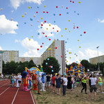 Uczestnicy festynu wypuścili balony z helem