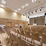 sala widowiskowo-teatralna z zapleczem technicznym, szatnią, garderobą damską i męską, reżyserką